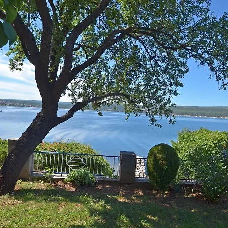 Matal By Interhome Kruševo