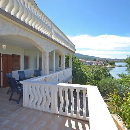 Matal By Interhome